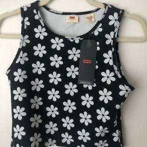 Black Daisy Levi’s Crop top 🤍🖤